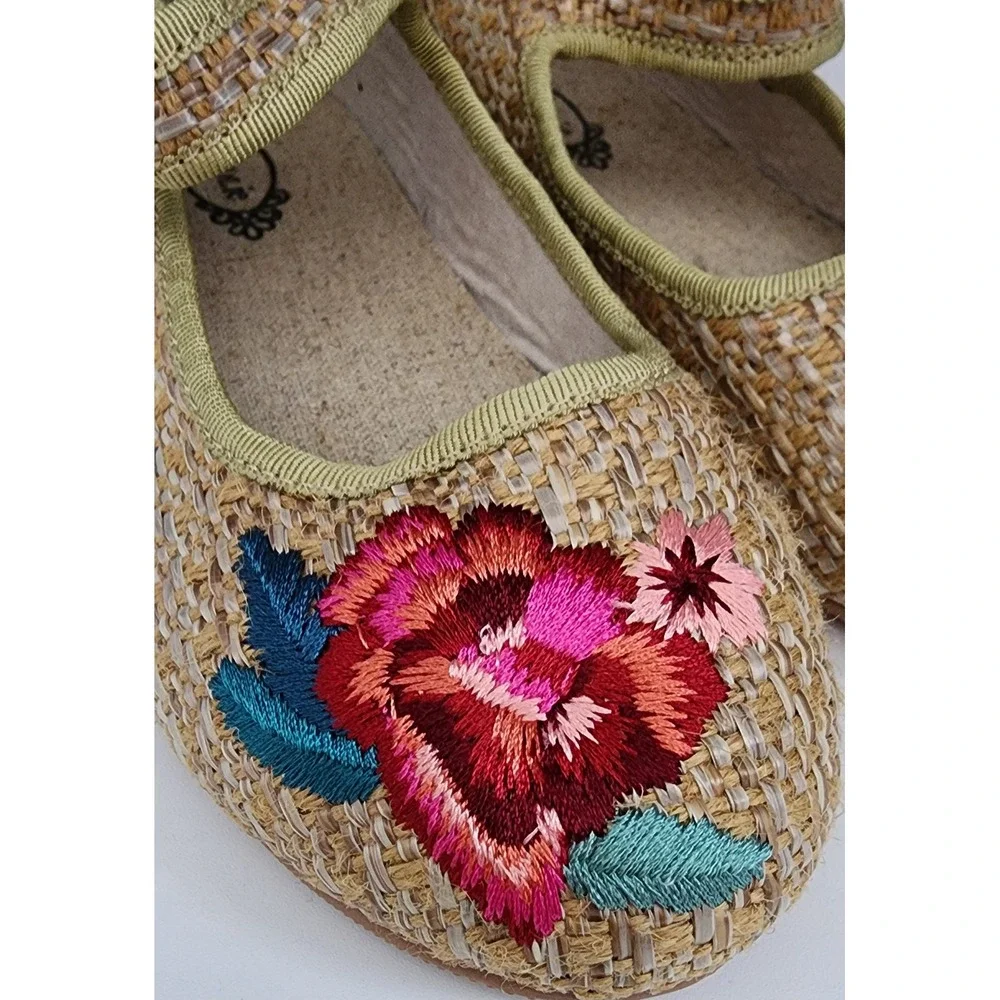 Joyfolie Brielle Mary Jane Kids Size Y1 Tan Floral Embroidered Woven Shoes NEW